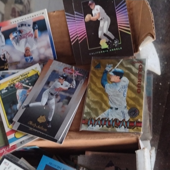 Assorted Sports Trading Cards Collection - Picture 2 of 6